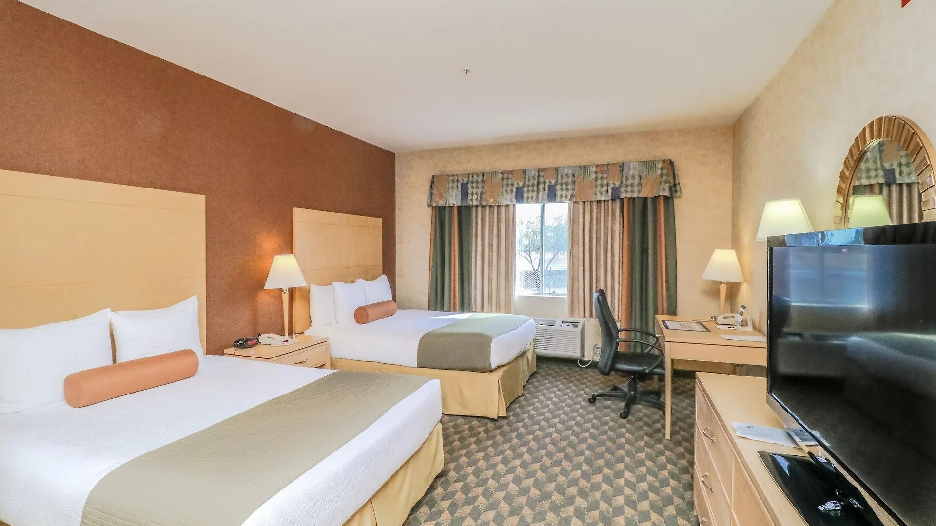 Best Western Plus North Las Vegas Inn & Suites 3*,