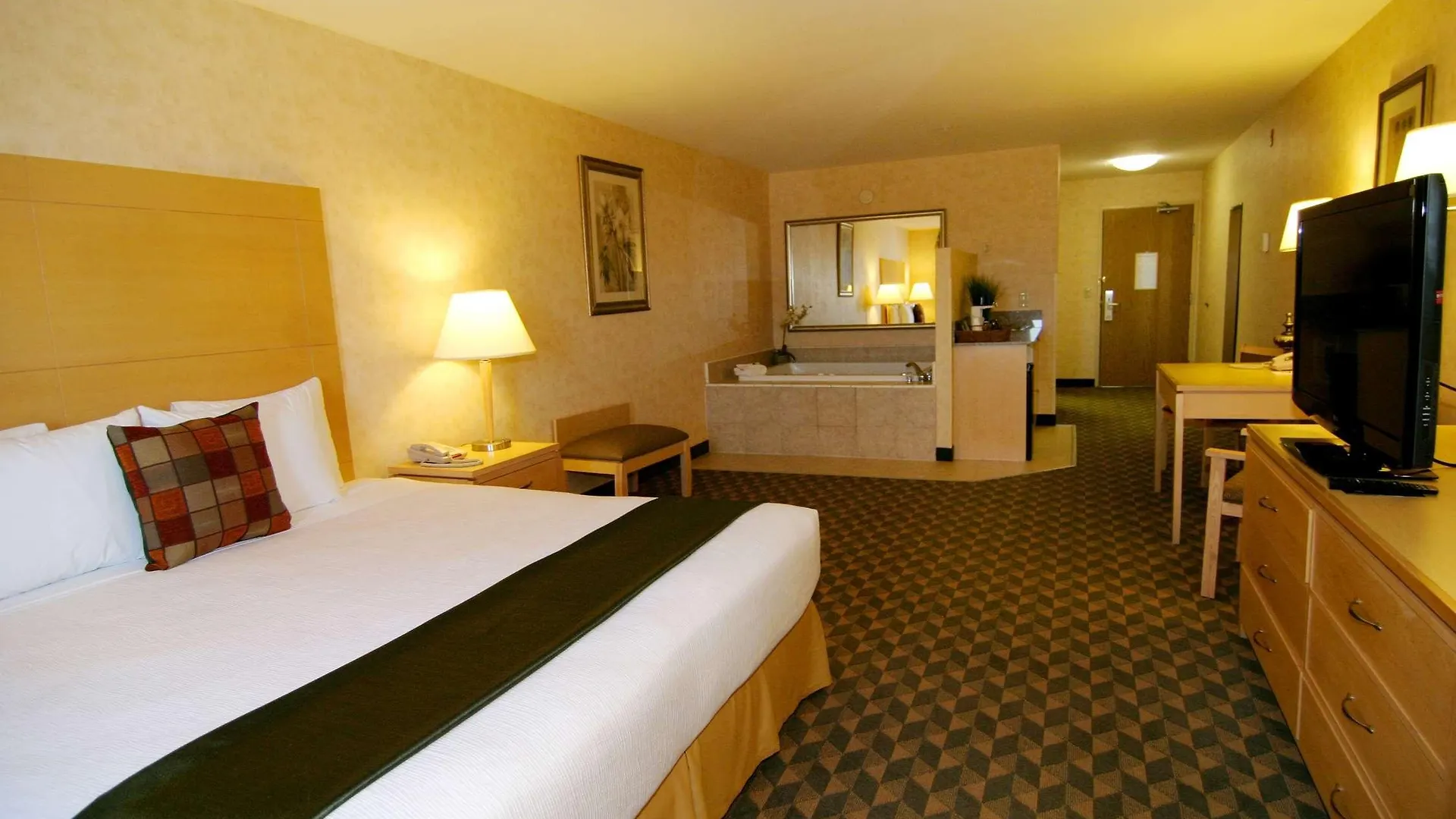 Best Western Plus North Las Vegas Inn & Suites 3*,