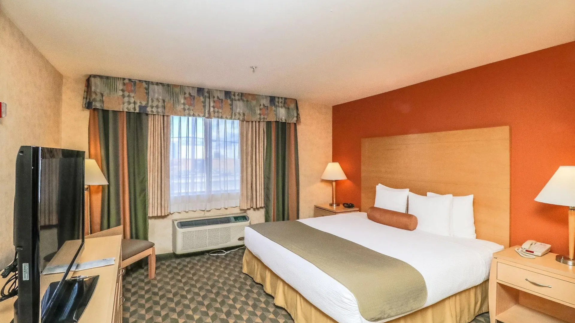 Best Western Plus North Las Vegas Inn & Suites