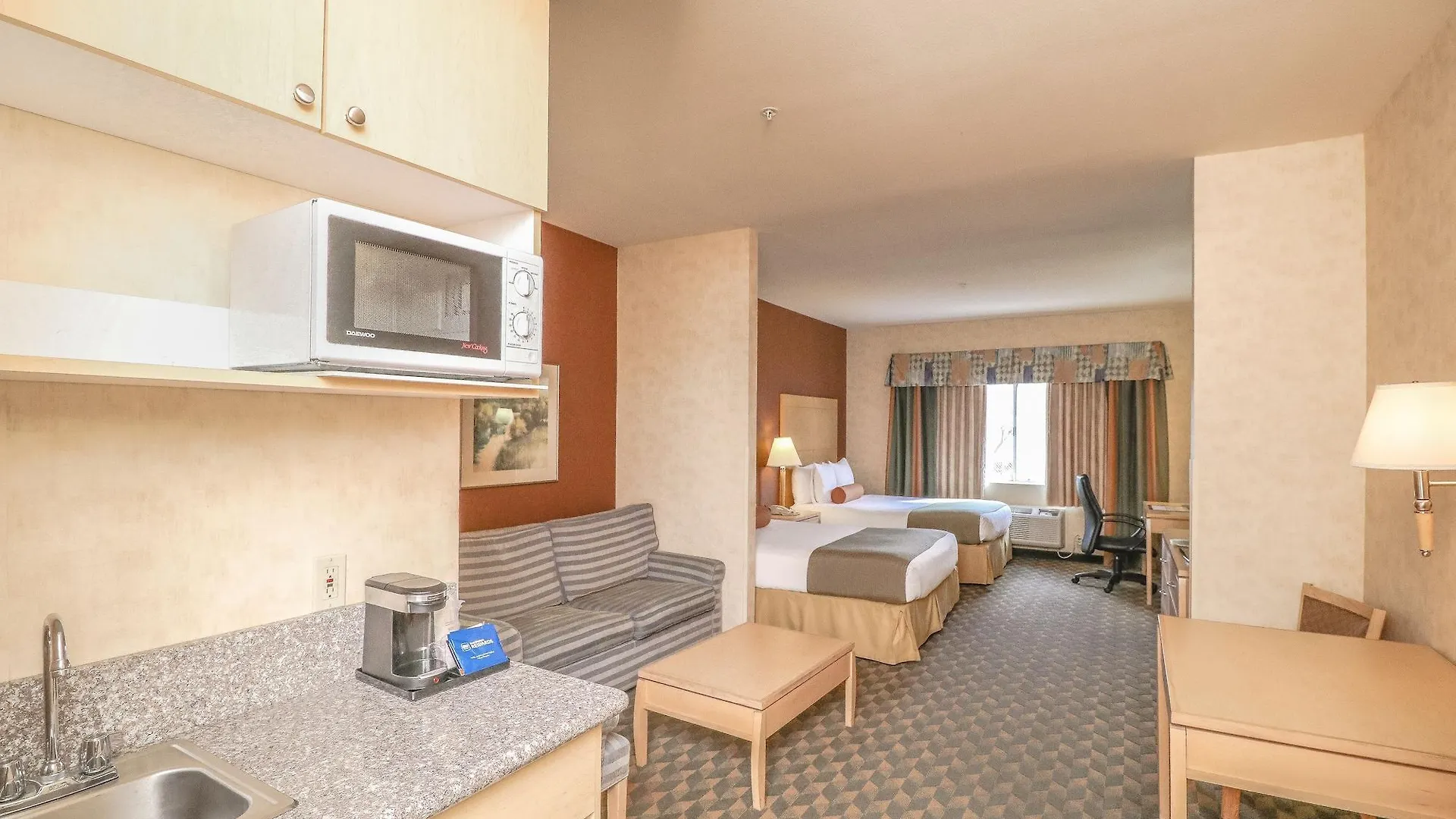 Best Western Plus North Las Vegas Inn & Suites