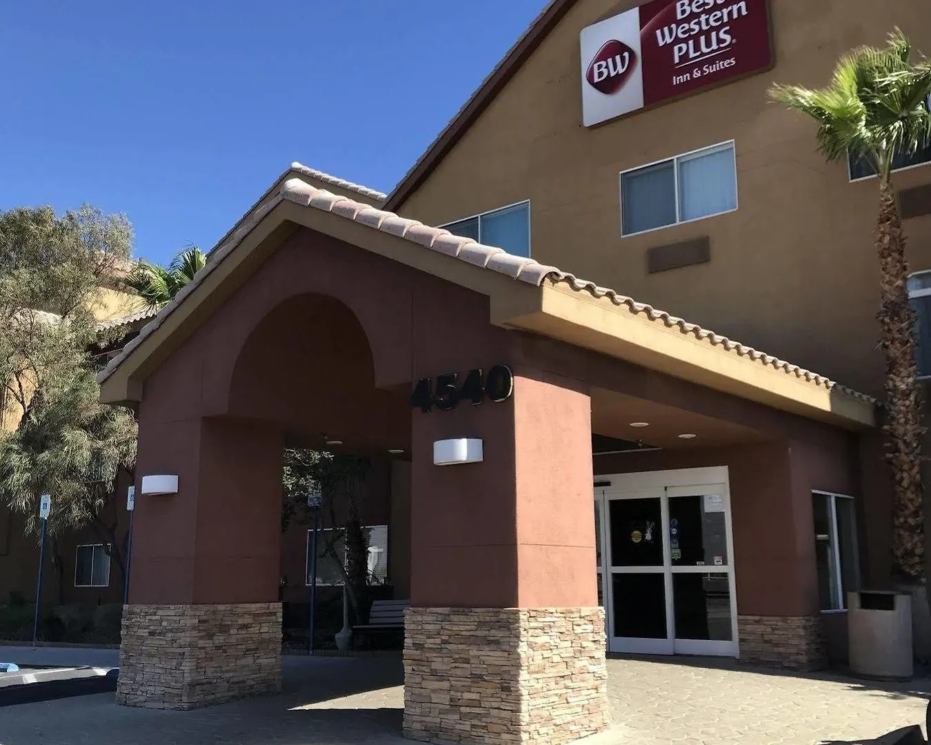 Best Western Plus North Las Vegas Inn & Suites 3*,